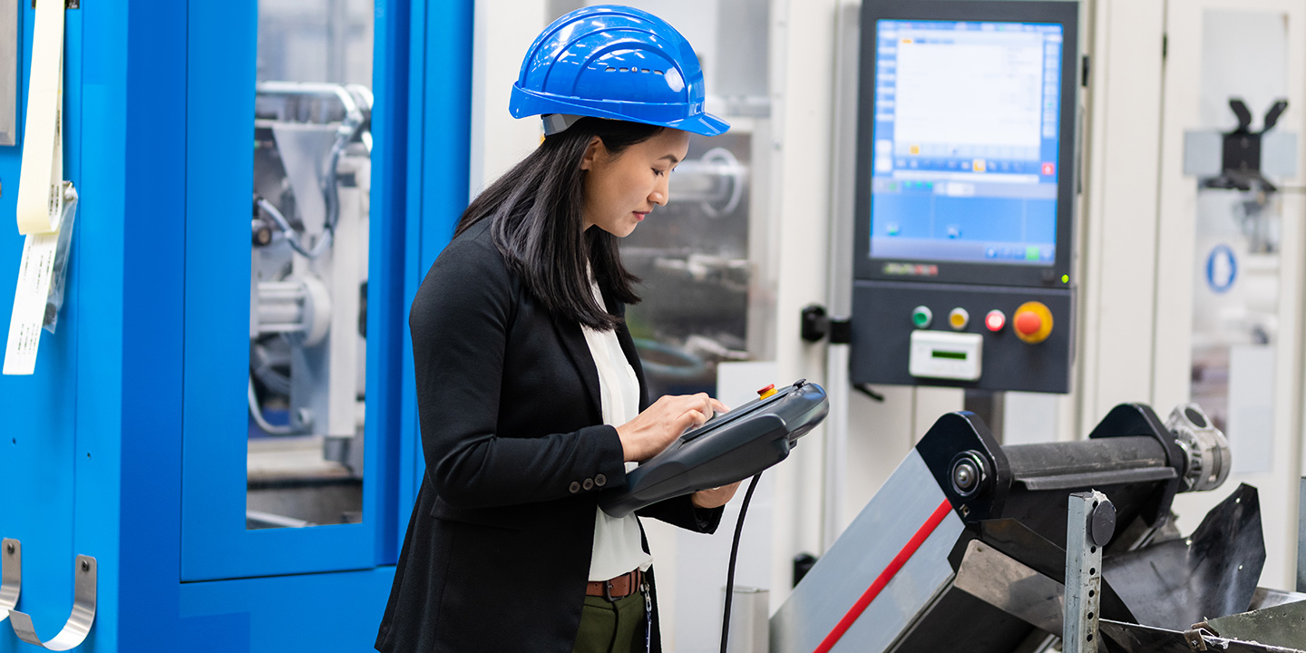 An-industrial-woman-engineers